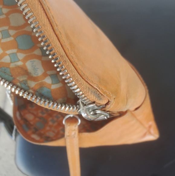 Hobo The Original Envelope Style Convertible Crossbody Clutch Leather Bag. - Picture 11 of 14